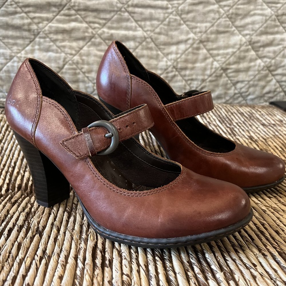 BOC Brown leather clogs size 8